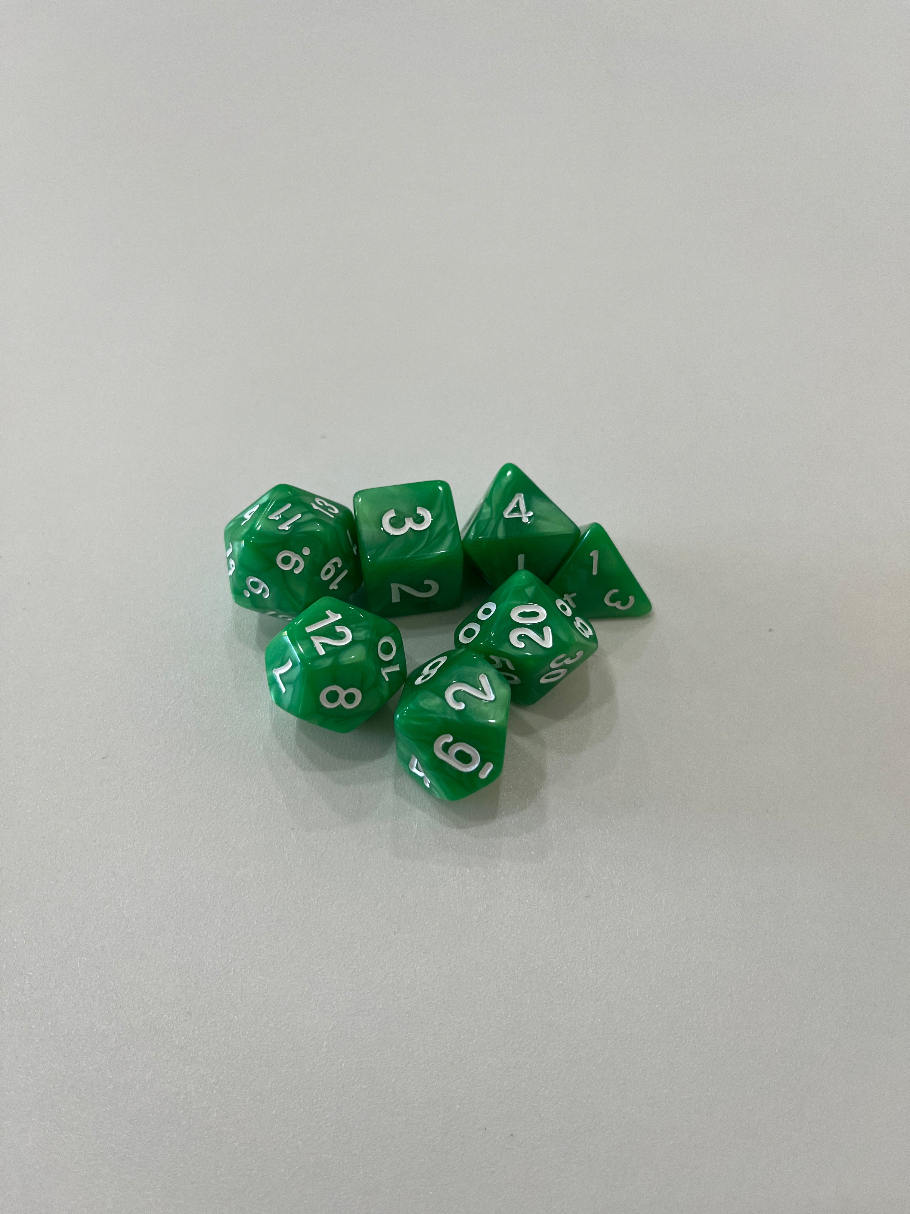 Juego de 7 dados para juegos de rol. 16 mm