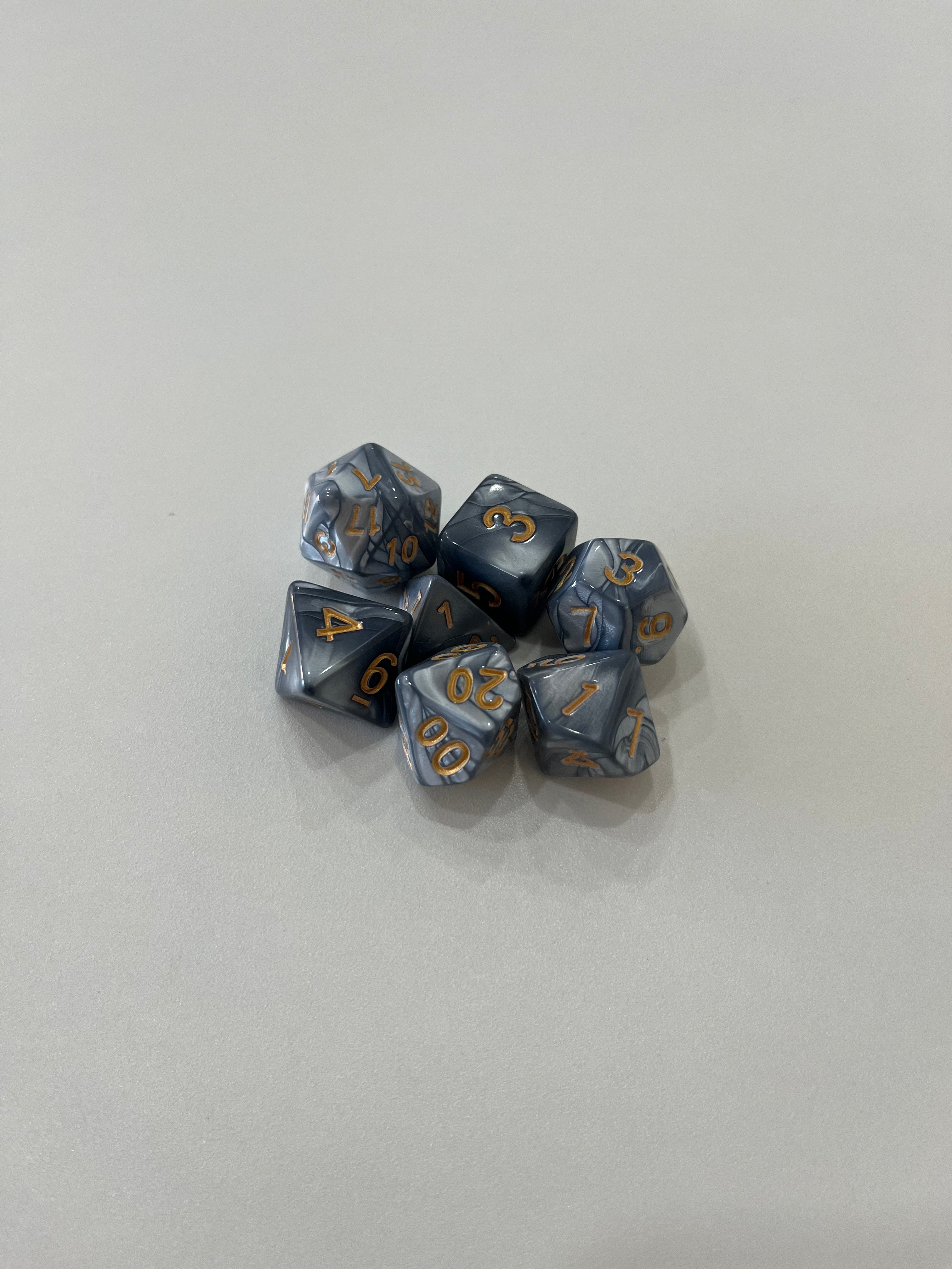 Juego de 7 dados para juegos de rol. 16 mm